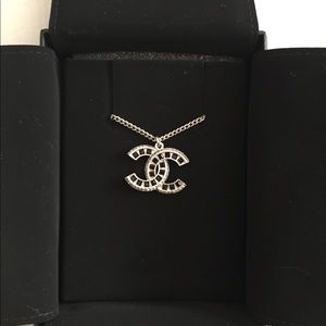 ⭐️⭐️SOLD⭐️⭐️New Chanel necklace